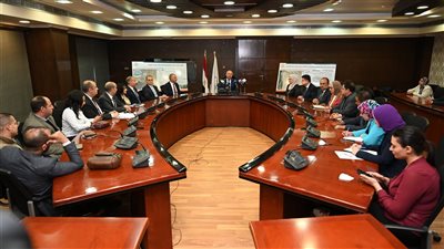 وزير الصناعة: مدينتان نسيجيتان في المنيا والفيوم باستثمارات 1.5 مليار دولار