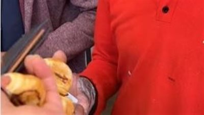 فيديوهات جديدة لفتاة المستشفى بـ 6 أكتوبر.. اعتداء على العمالة واتهام بالتحرش