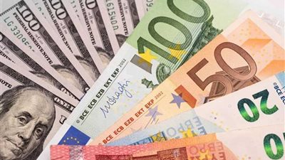 سعر اليورو مقابل الجنيه خلال منتصف تعاملات اليوم الأحد بالبنوك 