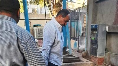 محافظ أسوان يتابع جهود فرق الصيانة الفنية بشركة مياه الشرب والصرف الصحي