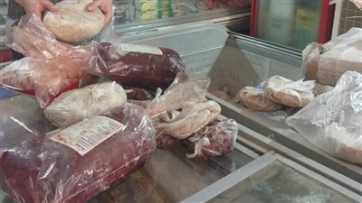 محافظ أسيوط: ضبط نصف طن لحوم غير صالحة للاستهلاك وحلوى أطفال منتهية الصلاحية 