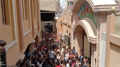 الفرحة تعم الوجوه.. كنائس السويس تحتفل بأحد الشعانين