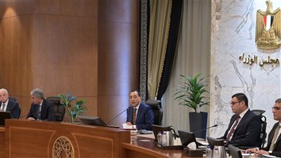 مدبولي يتابع موقف أعمال منطقة الأهرامات ومخططات إحياء نزلة السمان