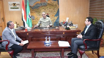 محافظ الفيوم يلتقي أعضاء مجلسي النواب والشيوخ لبحث شكاوى ومطالب المواطنين