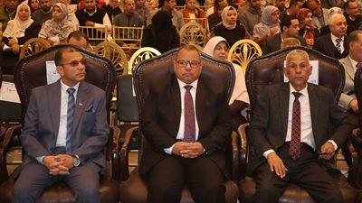 محافظ سوهاج ينيب السكرتير المساعد لحضور لبحفل السنوي لمديرية الطب البيطري