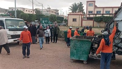 محافظ الإسكندرية: توزيع 55 حاوية مخلفات و25 سلة بالمناطق الأكثر احتياجا