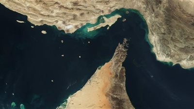 بعد إغلاق مضيق هرمز.. ما مصير أسعار النفط والسلع؟ | خاص