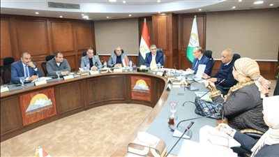 محافظ الجيزة يعقد اللقاء الأسبوعي لبحث شكاوى المواطنين 