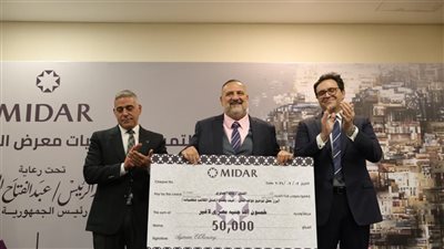 وزير الثقافة يكرم الحاصلين على جوائز التميز لفعاليات لمعرض القاهرة الكتاب 