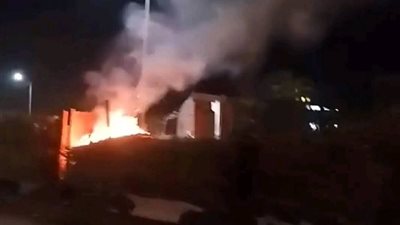 إخماد حريق محدود بإحدى عربات قطار قصب السكر في قوص بقنا |صور