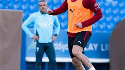الظهور الأول لـ بنزيما.. إنزاجي يعلن تشكيل الهلال ضد الأخدود