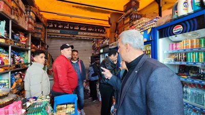غلق وتشميع سوبر ماركت بحي الزهور لمخالفته التسعيرة وبيع سلع منتهية