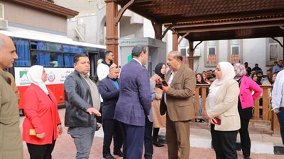 محافظ دمياط يتفقد حملة التبرع بالدم بشركة مياه الشرب والصرف الصحي