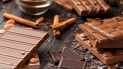 الشوكولاتة الداكنة وعلاقتها بالشيخوخة الصحية .. فوائد لا تعرفينها 	