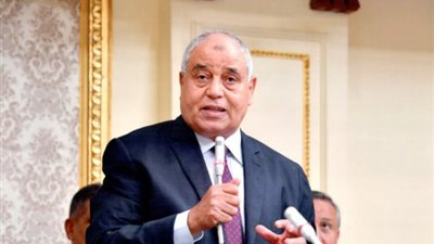 النائب إبراهيم نظير يطالب بتحويل مستشفى القوصية المركزي إلى عام