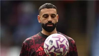 اهتمام سعودي جديد بالتعاقد مع محمد صلاح بعد رحيل بنزيما