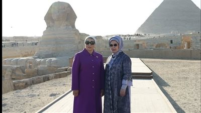 بعد ظهورها مع قرينة أردوغان.. بروشات السيدة انتصار السيسي تخطف الأنظار