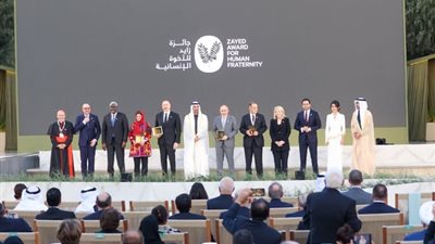 رئيس دولة الإمارات يشهد مراسم الاحتفاء بالمكرمين بـ