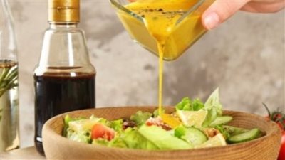 طريقة تحضير صوصات سلطات سهلة بمكونات متوفرة في المنزل