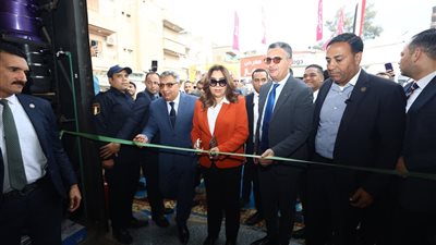 وزيرا التموين والتنمية المحلية ومحافظ الدقهلية يفتتحون معرض أهلاً رمضان 