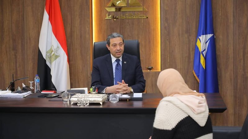 محافظ دمياط وعايدة