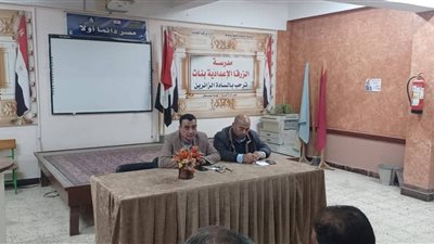 اجتماع موسع بإدارة الزرقا التعليمية لبحث استعداد المدارس للفصل الدراسي الثاني