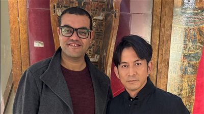 مدير مؤسسة زاهي حواس يلتقي بالساموراي الياباني 