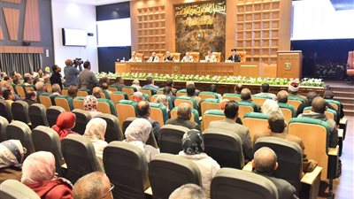 محافظ أسيوط يعلن خلال جلسة المجلس التنفيذي جاهزية المحافظة لاستقبال رمضان
