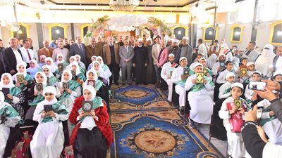 محافظ أسيوط يكرم حفظة القرآن الكريم ويعلن إطلاق مسابقات قرآنية شاملة 