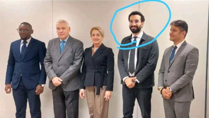 زوج آية عادل في مؤتمر