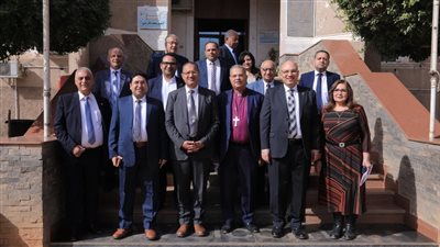 جولة لرئيس الطائفة الإنجيلية بمدرسة السلام الإنجيلية بأسيوط