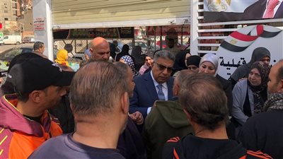 محافظ الدقهلية يتفقد منفذ بيع الخبز المدعم بالمعرض الدائم بحي شرق المنصورة