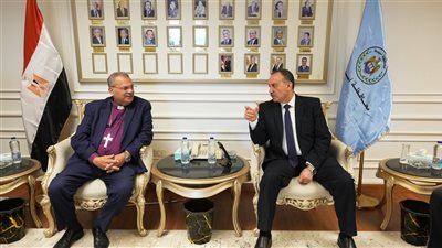 محافظ أسيوط يناقش مع الهيئة القبطية الإنجيلية خطط التنمية والخدمات المجتمعية