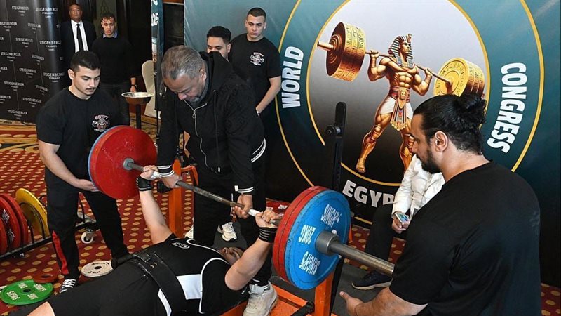 11 لاعبًا يمثلون