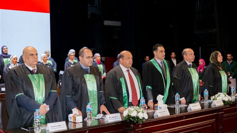اعضاء كلية طب القصر