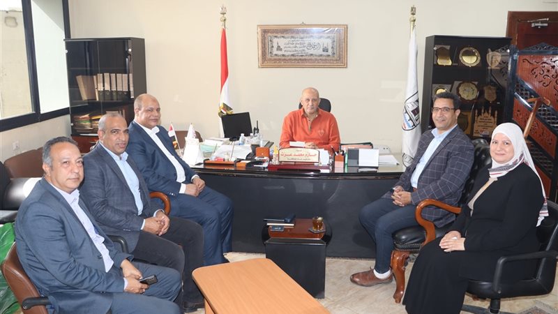 اللواء حازم عزت السكرتير
