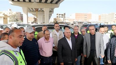 وزير النقل يتفقد القطار الكهربائي السريع من العلمين للإسكندرية