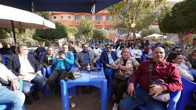 بحضور رئيس الطائفة الإنجيلية محافظ أسيوط يلتقي أعضاء نادي الشبان المسيحية 