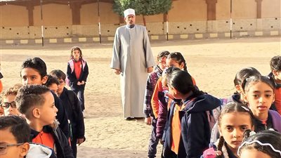 رئيس أزهرية السويس يتابع سير العملية التعليمية بمجمع معاهد الفاروق