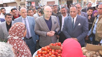 محافظ بني سويف يفتتح معرض أهلاً رمضان بمدينة سمسطا 