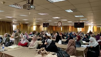 تأمين صحي بني سويف ينظم دورة تدريبة لتنمية مهارات الزائرات الصحيات بالمدارس