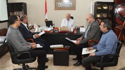 بنى سويف |بحث ملفات تكنولوجيا المعلومات ومستحقات الدولة عن مشروعات الصرف 