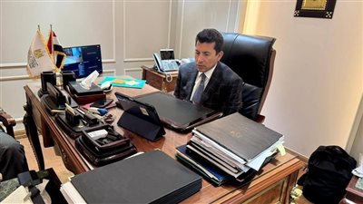 وزير الشباب والرياضة يجتمع بالأمانة الفنية الدولية للتربية البدنية باليونسكو