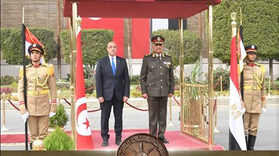 وزير الدفاع والإنتاج الحربي يلتقى وزير الدفاع الوطنى للجمهورية التونسية | صور 