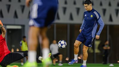 بالصور.. كريستيانو رونالدو ينهي أزمته ويظهر بقوة في تدريبات النصر