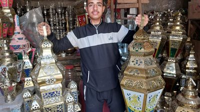تبدأ من 125 لـ1400 جنيه.. جولة ميدانية بأسواق سوهاج تكشف أسعار فوانيس رمضان
