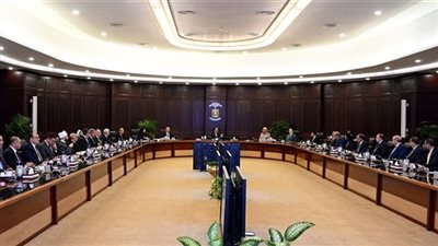 سياسيون: الحكومة الجديدة أمام اختبار اقتصادي شامل لدفع الإنتاج وخفض التضخم