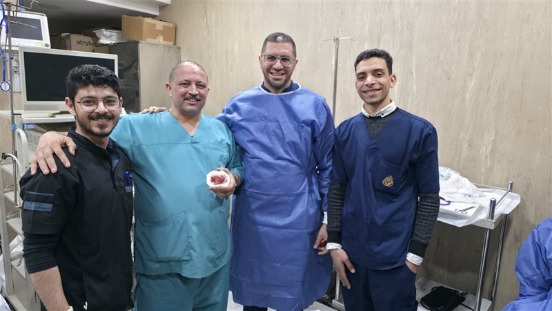 الفريق الطبي بمستشفى