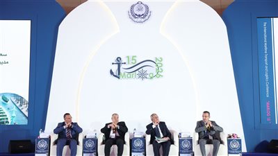 خبراء النقل البحري يوصون بممرات لوجستية ذكية وخضراء ودعم الابتكار الرقمي