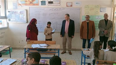 جولة ميدانية لوكيل التعليم بأسيوط لتعزيز الانضباط المدرسي ودعم مهارات الطلاب